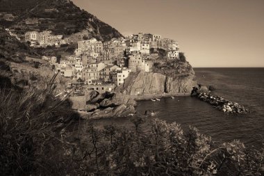 Manarola Cinque Terre siyah ve beyaz