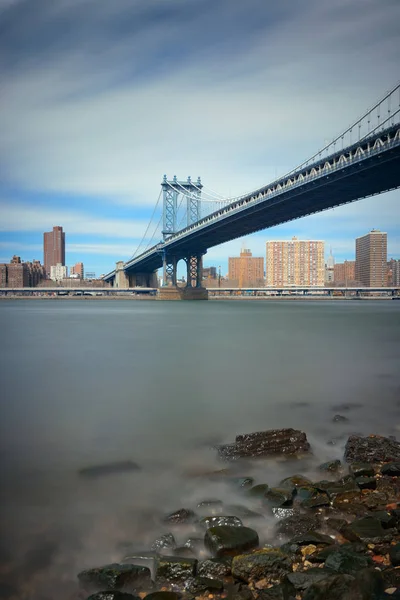 マンハッタン橋、ニューヨーク市のダウンタウン — ストック写真