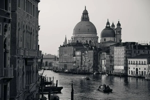 Gran Canal de Venecia amanecer y barco — Foto de Stock