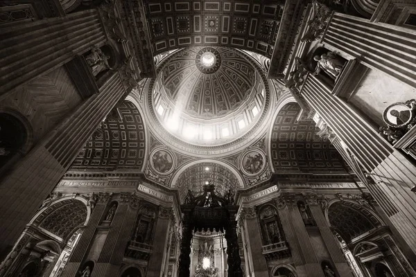 St. Peters Bazilikası iç — Stok fotoğraf