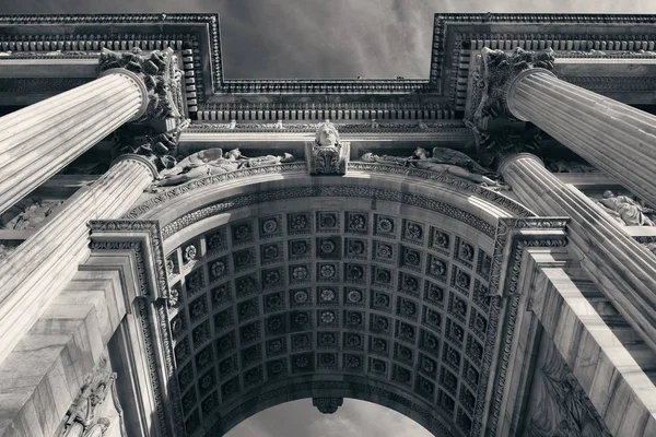 A béke Milánó Vértes Arch — Stock Fotó