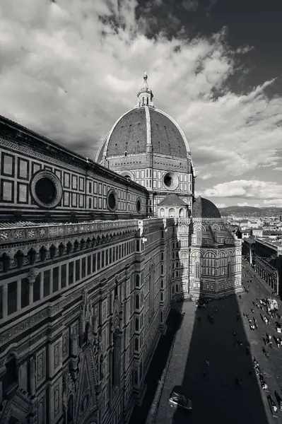 Duomo Santa Maria Del Fiore çan kulesi görünümü