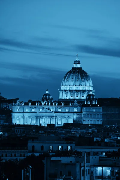 St Peters Bazilikası geceleri