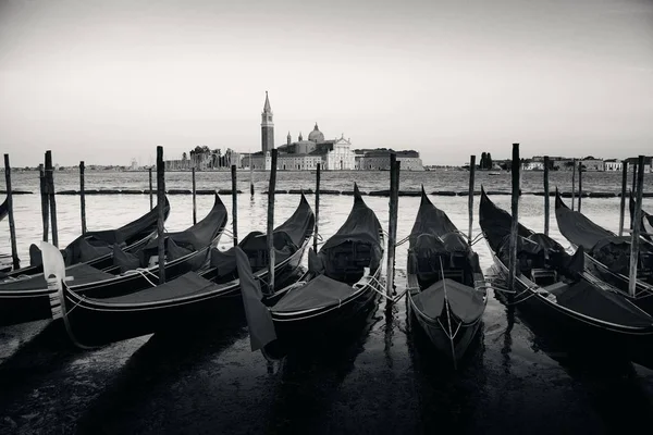 Kabinové a San Giorgio Maggiore ostrov — Stock fotografie