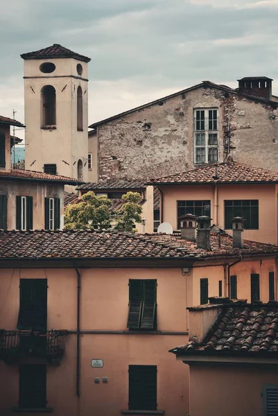 Primer plano del techo Lucca — Foto de Stock