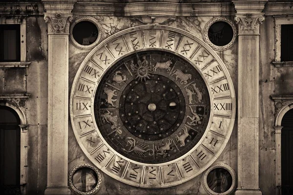 Relógio com horóscopo em Veneza — Fotografia de Stock