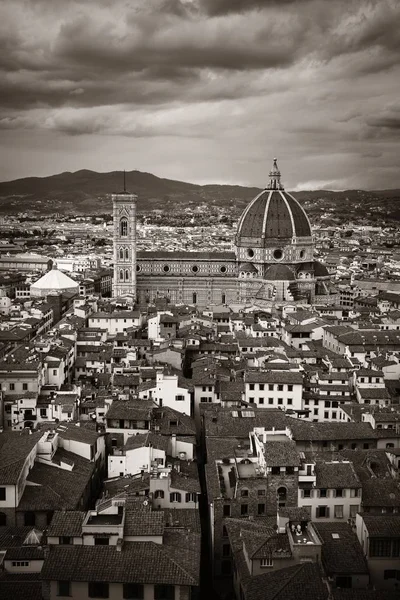 Duomo Santa Maria Del Fiore kule Arnolfo adlı Palazzo Vec üzerinden — Stok fotoğraf