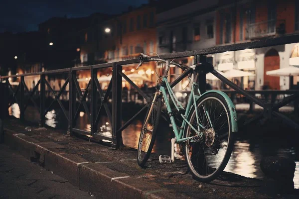 Naviglio Grande Kanalı bisikleti