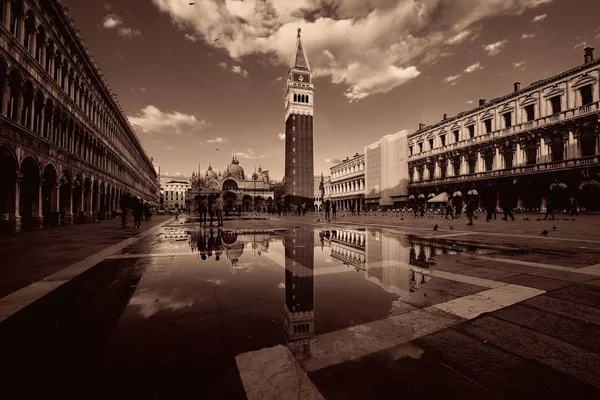 Piazza San Marco yansıma