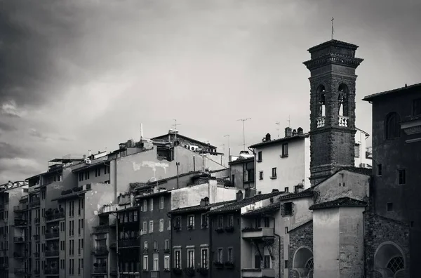 Старий дах будівлі Флоренції — стокове фото