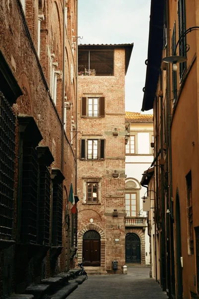 Vista para a rua Lucca — Fotografia de Stock