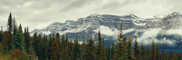 弓湖全景 — 图库照片