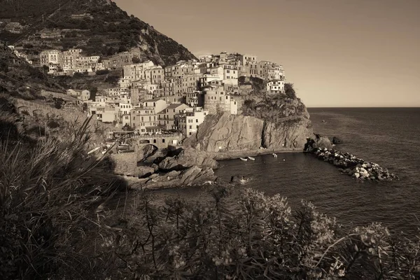 Manarola Cinque Terre siyah ve beyaz