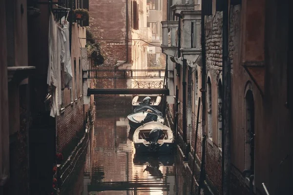 Venice boat alley — Stock Photo, Image