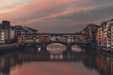 Florence Ponte Vecchio Gündoğumu