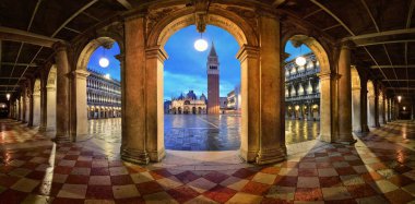 Piazza San Marco koridor gece panorama görünüm