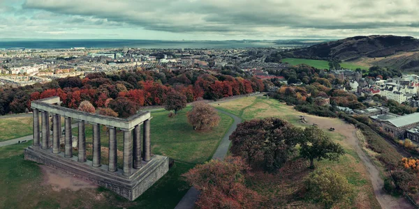 Edinburgh city στον ορίζοντα Πανόραμα — Φωτογραφία Αρχείου