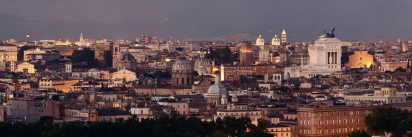 Rome skyline vue de nuit — Photo