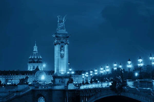 Alexandre III ponte vista noturna — Fotografia de Stock