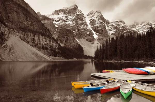 Moränensee-Boot — Stockfoto