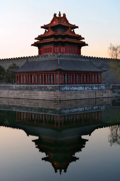 Palácio Imperial sobre lago — Fotografia de Stock