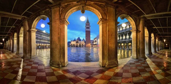 Piazza San Marco передпокою нічний погляд Панорама — стокове фото