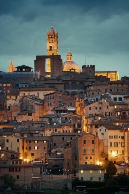 Siena Katedrali ile ortaçağdan kalma şehir 