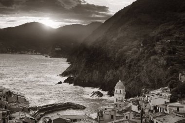 Vernazza binalar buzlu 