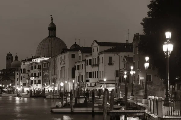 Blick auf venezianischen Kanal — Stockfoto