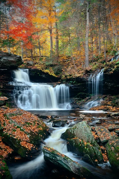 Autumn waterfalls in park — Stock Photo, Image