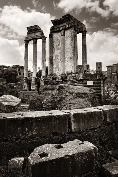 Foro de Roma con ruinas — Foto de Stock