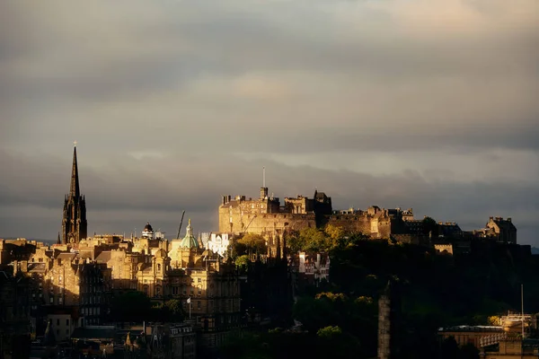 Skyline della città di Edimburgo — Foto Stock