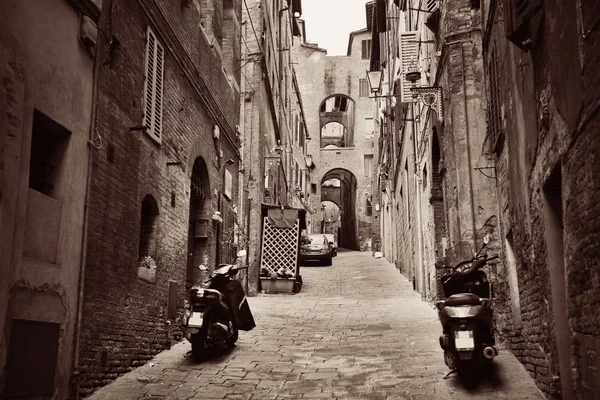 Mening van de straat van Siena — Stockfoto