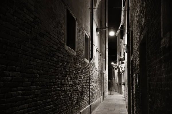 Vicolo di venezia di notte — Foto Stock