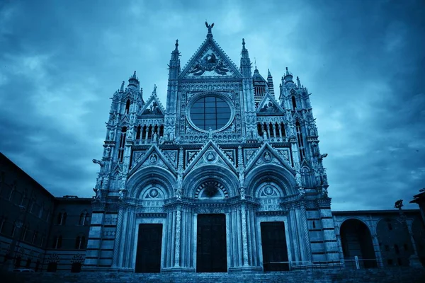 Cidade medieval com Catedral de Siena — Fotografia de Stock