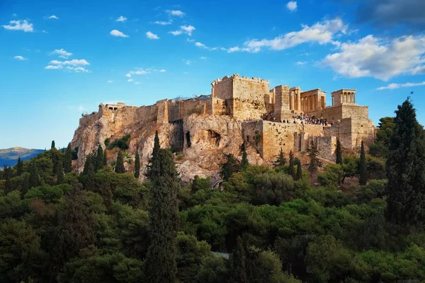 Исторические руины Акрополя — стоковое фото