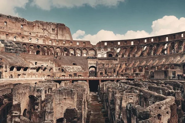 Roma'daki Colosseum Harabeleri — Stok fotoğraf