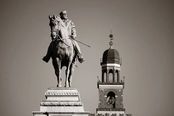 Giuseppe garibaldi památník — Stock fotografie