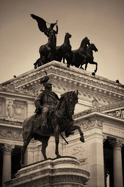 维克托 · 埃马纽埃尔二世国家纪念碑 — 图库照片