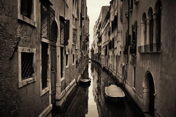 Vista al canal de Venecia —  Fotos de Stock