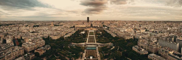 Widok na Paryż miasto na dachu — Zdjęcie stockowe