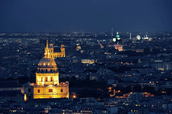 Paris takterrass med stadsutsikt — Stockfoto