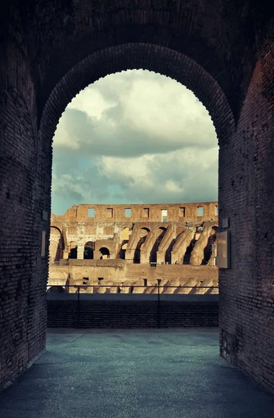 Ruines du Colisée à Rome — Photo