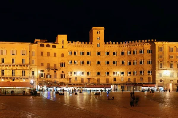 Siena 'daki Piazza del Campo