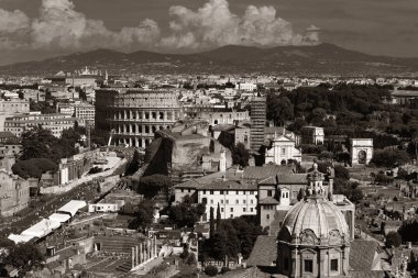 tarihsel mimarileri ile çatı görünümü.