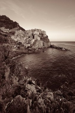 Manarola Cinque Terre binalarda ile