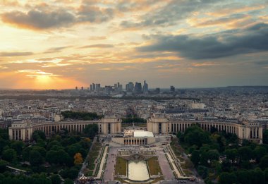 tarihsel mimarileri ile çatı görünümü.