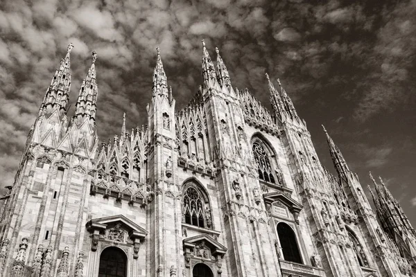 Katedra w Mediolanie z pięknym wzorem — Zdjęcie stockowe