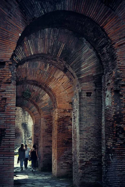 Foro de Roma con ruinas —  Fotos de Stock