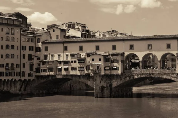 Ponte vecchio ve Florencii, Itálie. — Stock fotografie